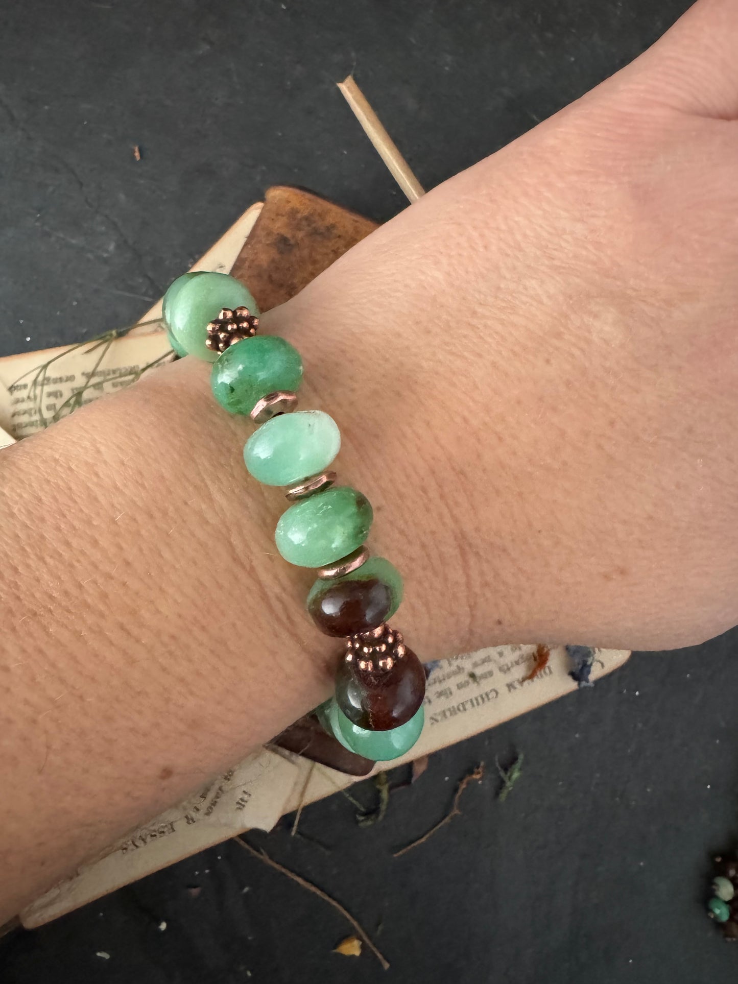 Chrysoprase stone,copper metal, bracelet.